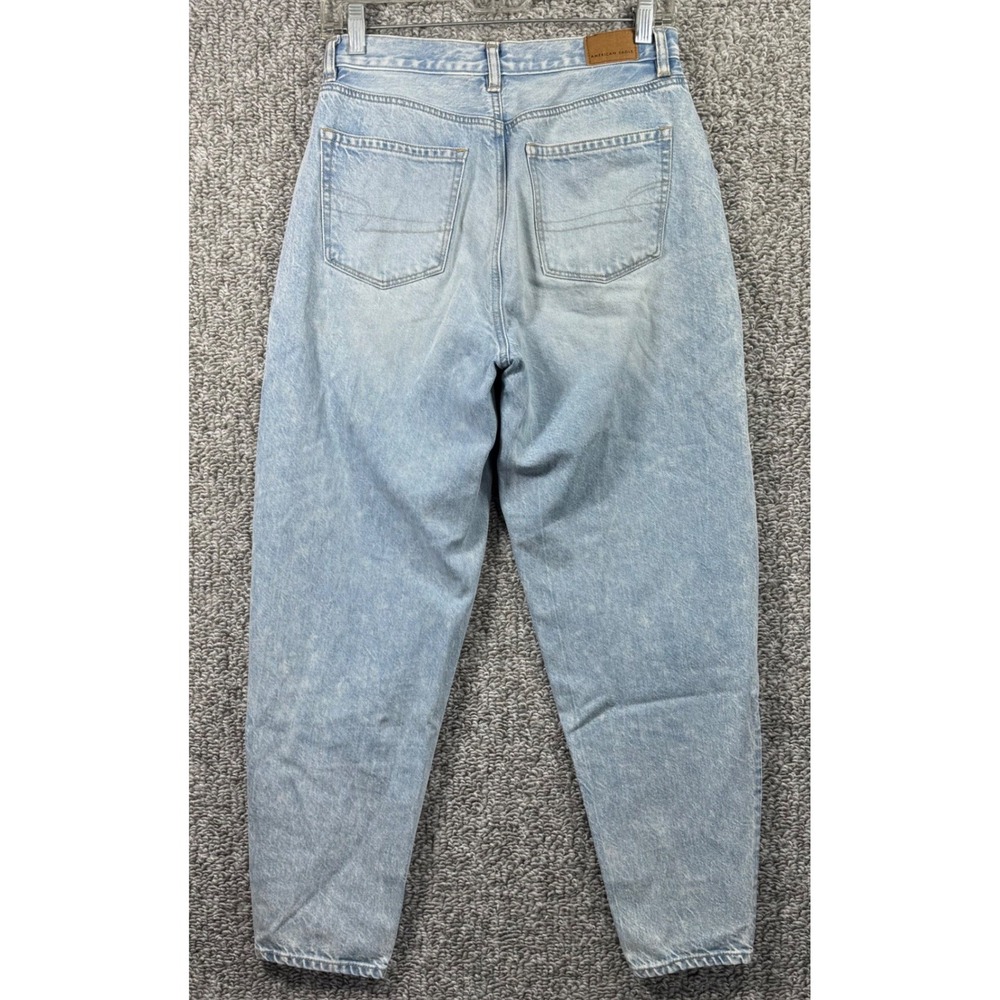 American Eagle High Rise Mom Jeans Relaxed Fit Light Wash Denim 90s Blue Women 2 - Picture 4 of 16
